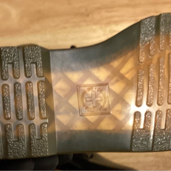 Dr Martens Child Black Patent Leather Lace-Up Boots sz 11 (some marks) - Picture 5 of 9